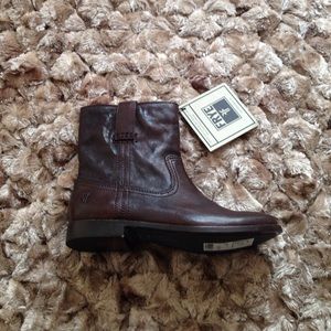 Frye Anna Shortie Boots size 6